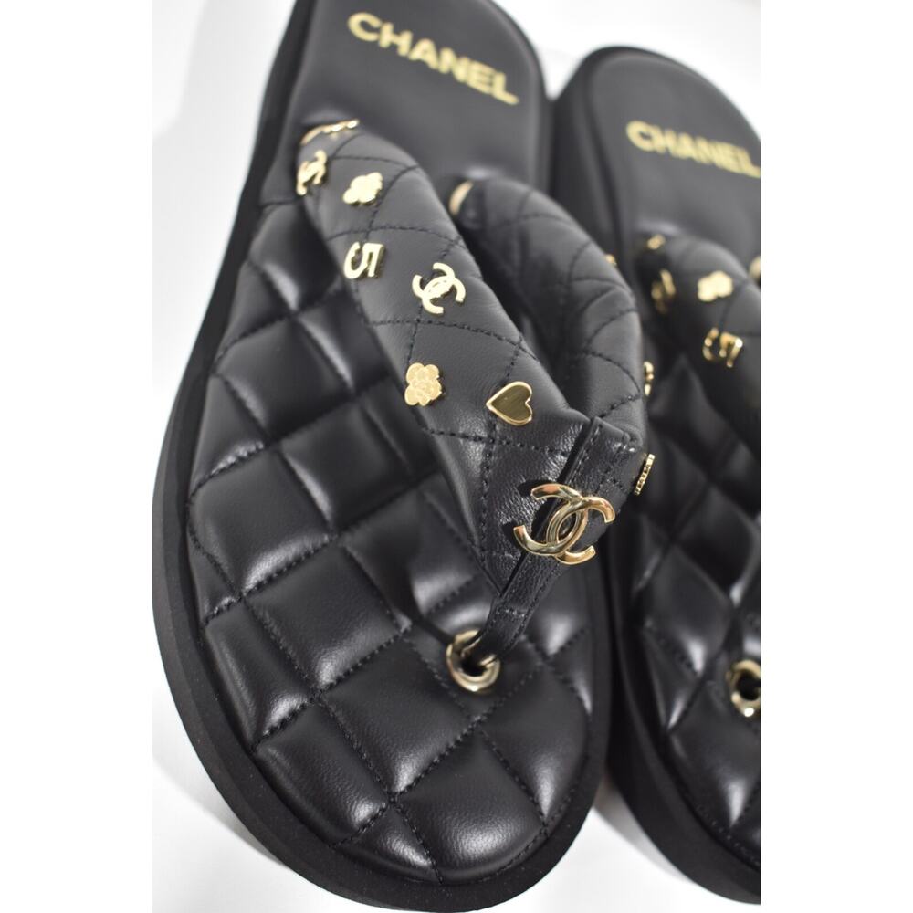 Chanel 23P Black Quilted Charms Padded Pool Thong Logo Slide Mule Flat Sandal 40 - Picture 5 of 12